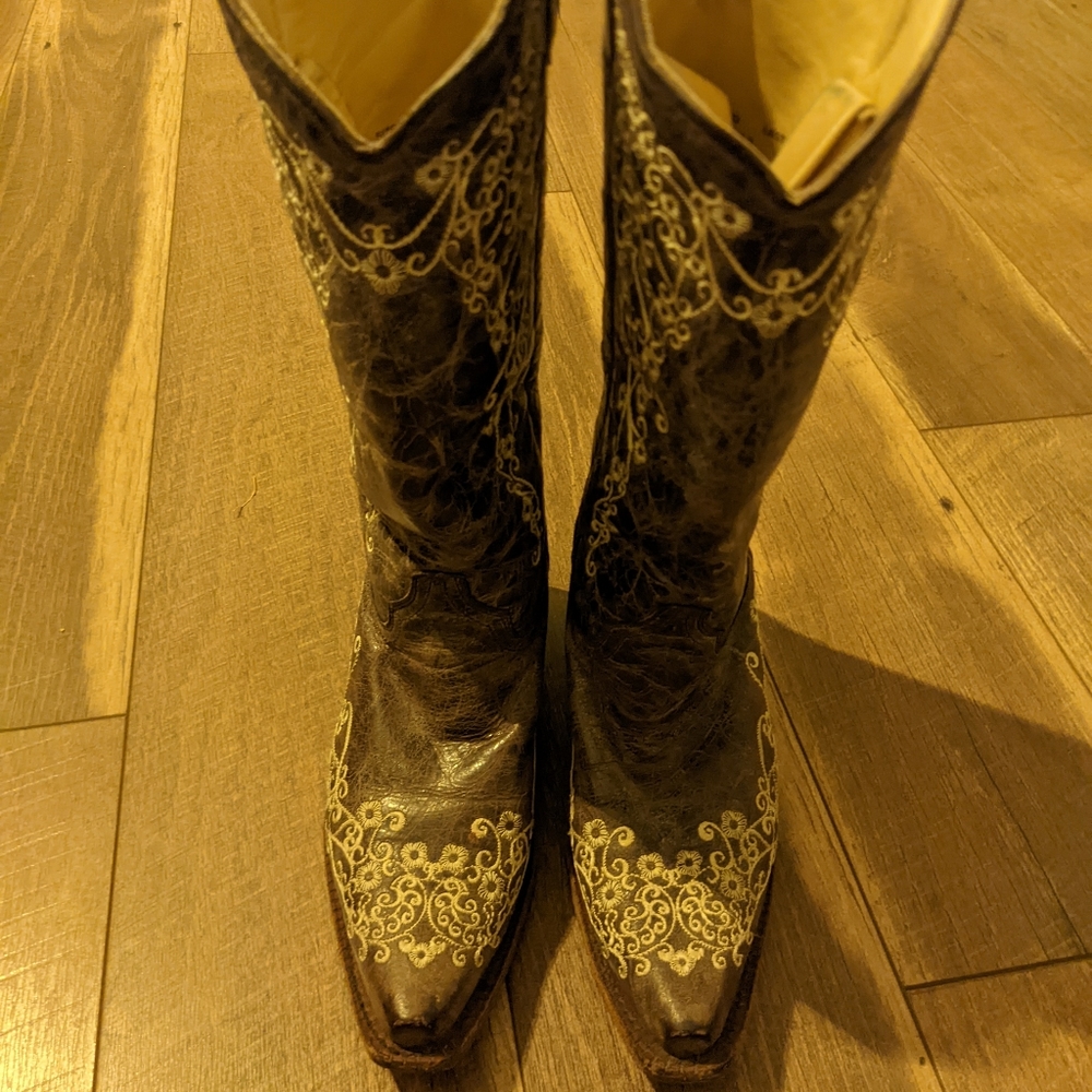 Women's corral size 8.5 women's cowgirl boots